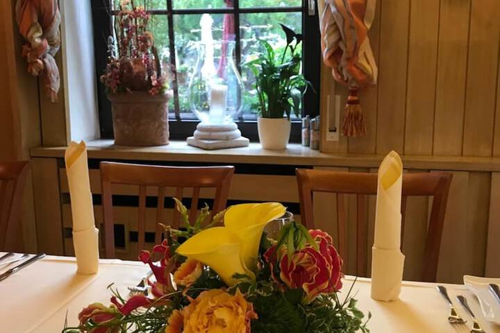Dining 20 of 68