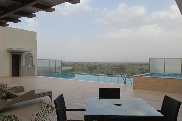 Pools & Facilities