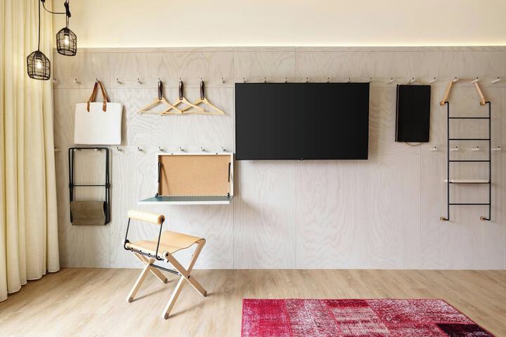 Room 14 of 39