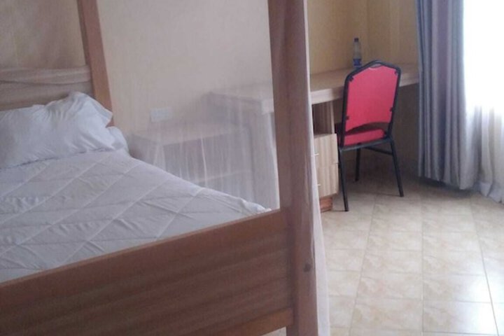 Room 15 of 48