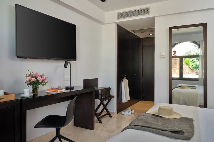 Room 46 of 111