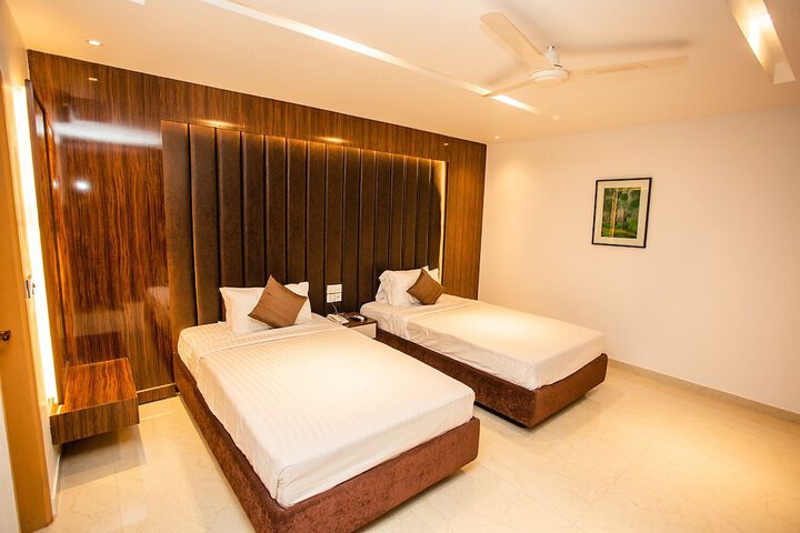 Room 30 of 34