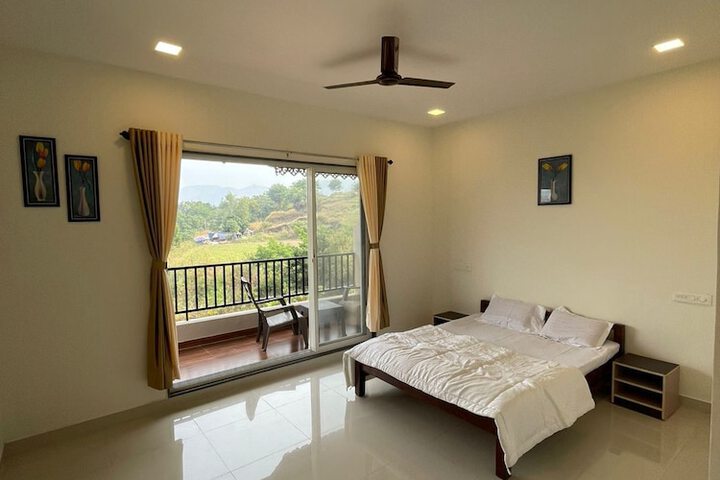 Room 2 of 7