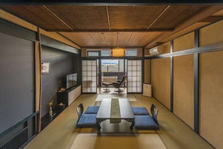 Room 9 of 63