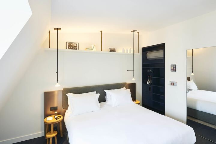 Room 13 of 52