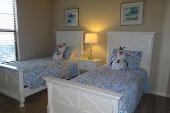 Room 36 of 76