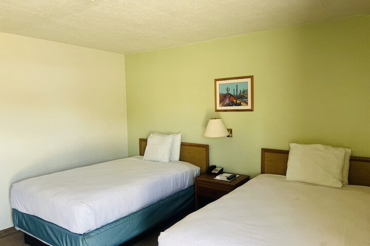 Room 4 of 13