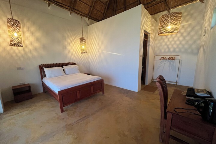 Room 4 of 28
