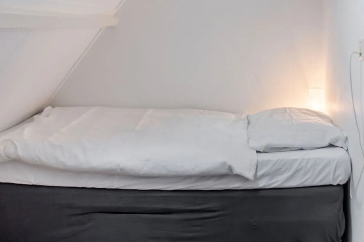 Room 2 of 15