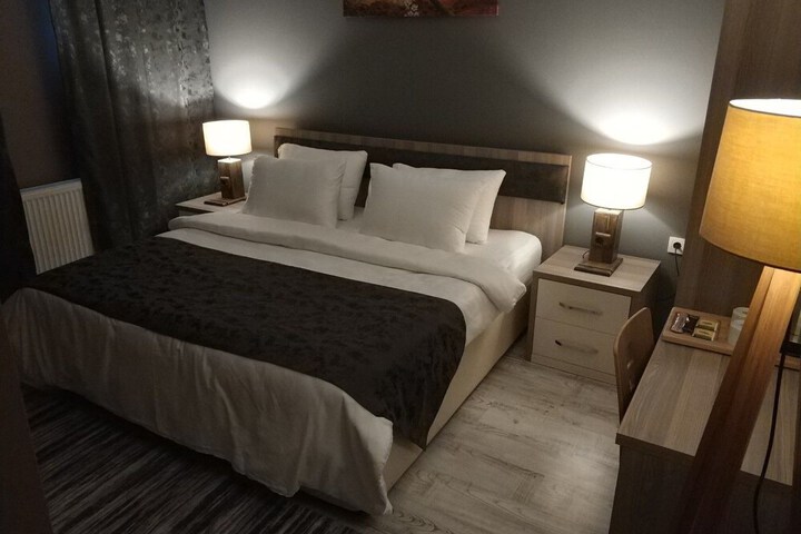 Room 3 of 24