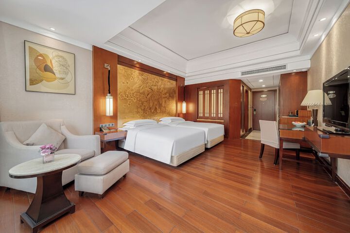 Room 13 of 95