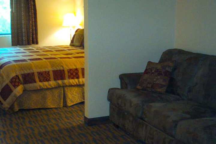 1 King Bed (1 of 13)