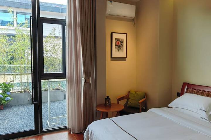 Room 38 of 131