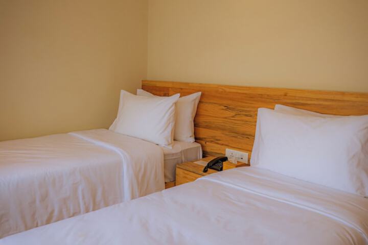 Room 2 of 25