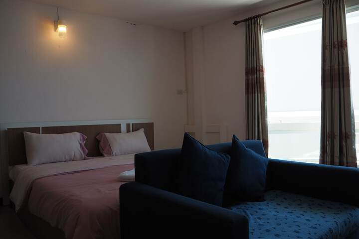 Room 6 of 72