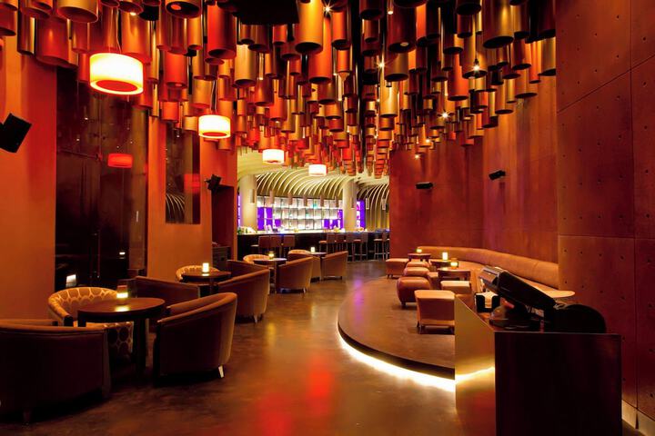 Lounge 126 of 156