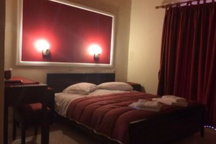 Room 6 of 20