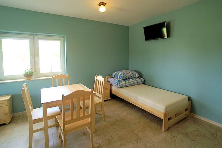 Room 6 of 32