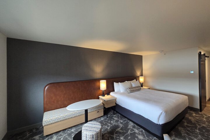 Room 9 of 20