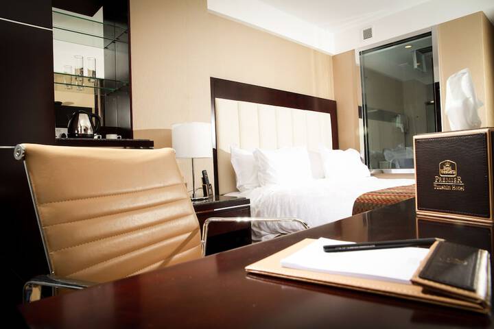 Room 21 of 80