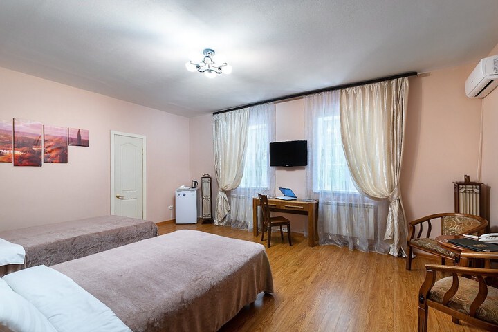 Room 28 of 167