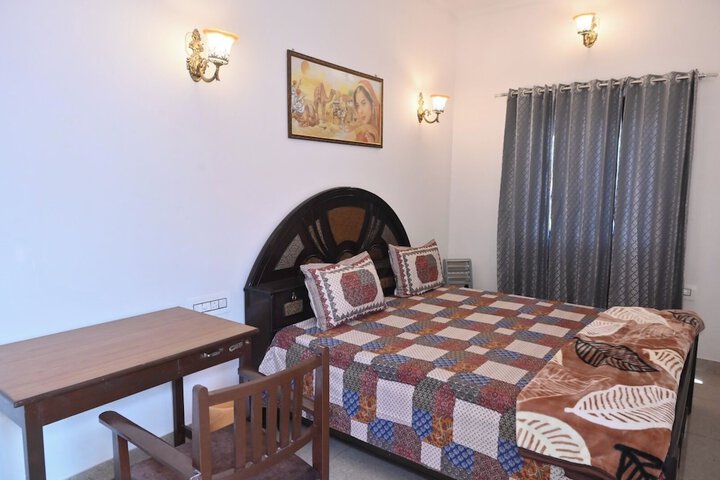 Room 3 of 13