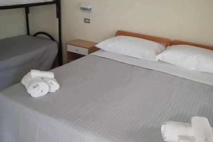 Room 5 of 44