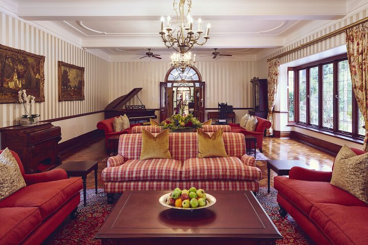 Lounge 132 of 167