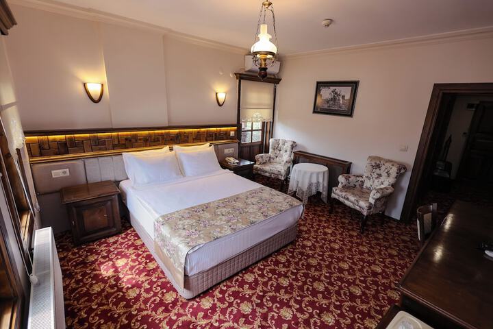 Room 8 of 53