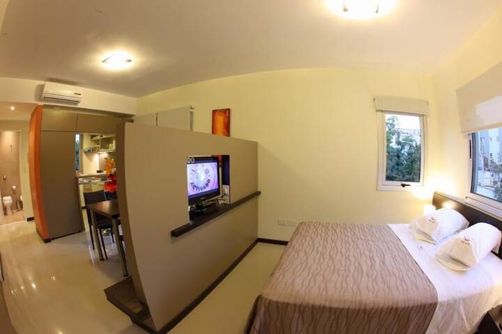 Room 13 of 30