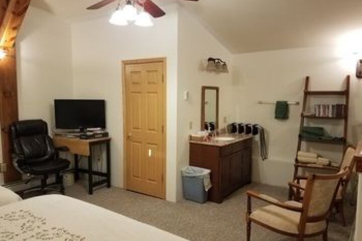Room 8 of 66