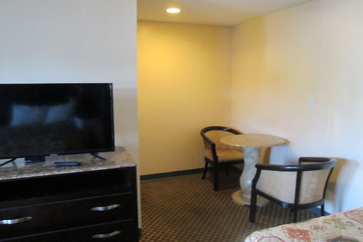 Room 12 of 19