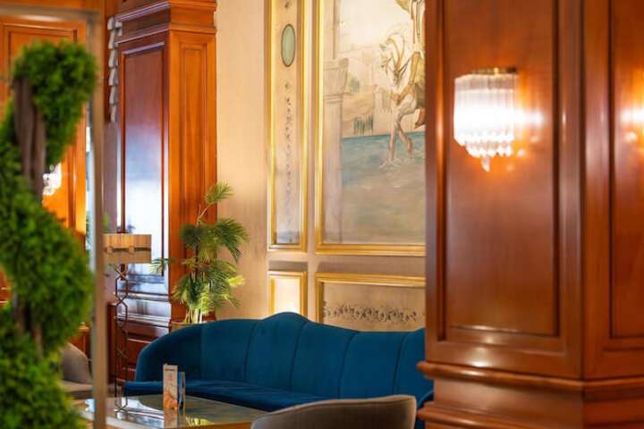 Guest Lobby