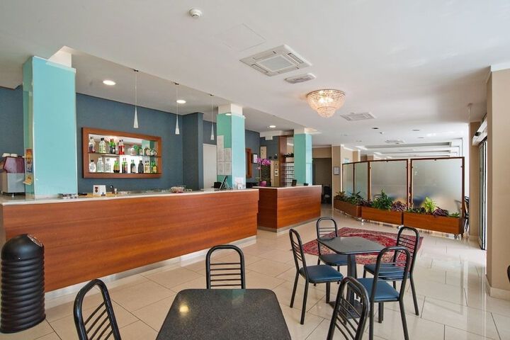 Lounge 58 of 73