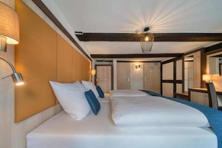 Room 8 of 39