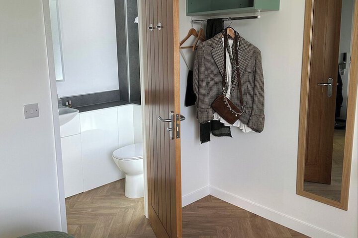 Room 2 of 11