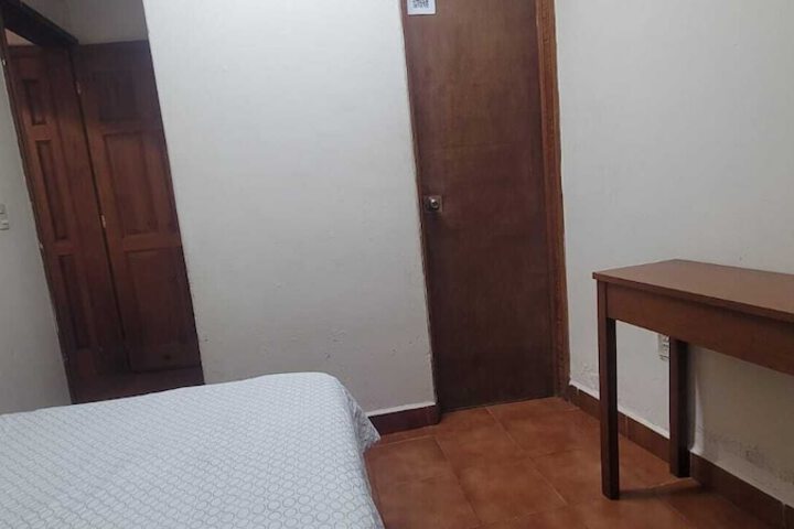Room 39 of 242