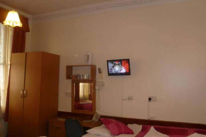 Room 31 of 40