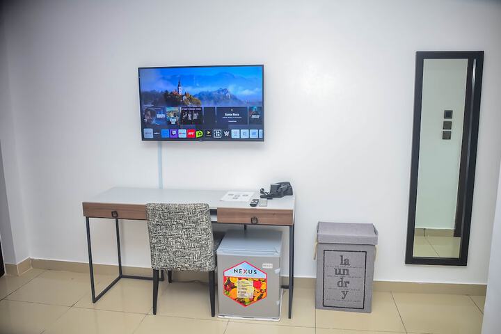 Room 17 of 37