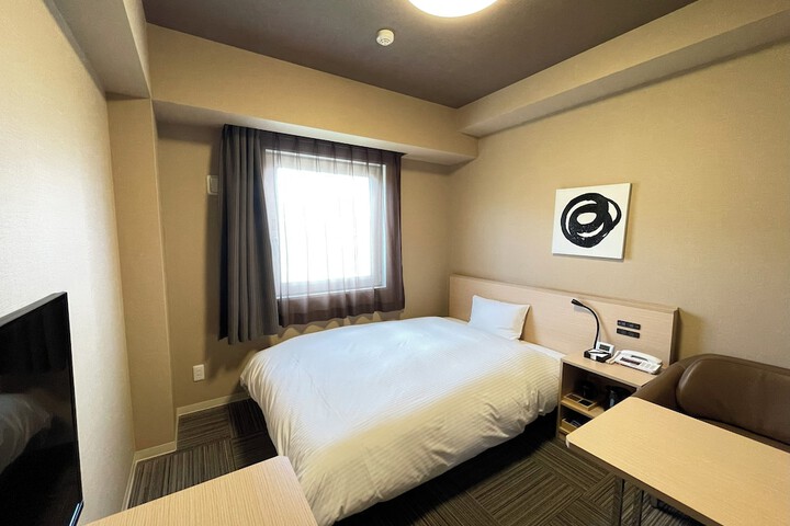 Room 6 of 20