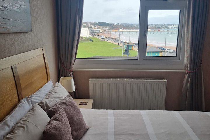 Room 90 of 184
