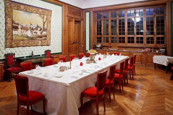 Dining 43 of 55