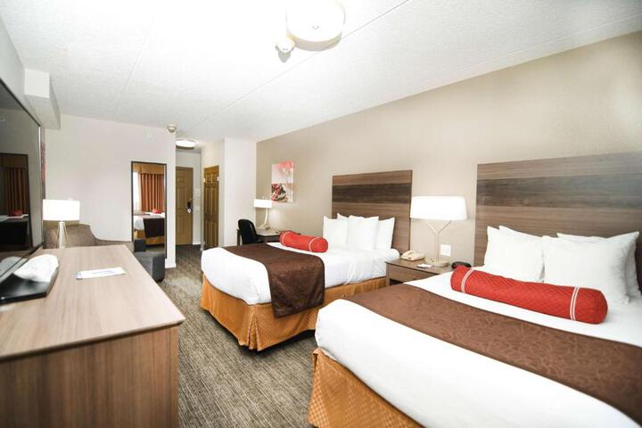 Accessible Suite King Bed Accessible Bathtub Microwave and Refrigerator WiFi Non S (24 of 39)