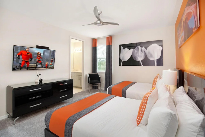 Room 4 of 27