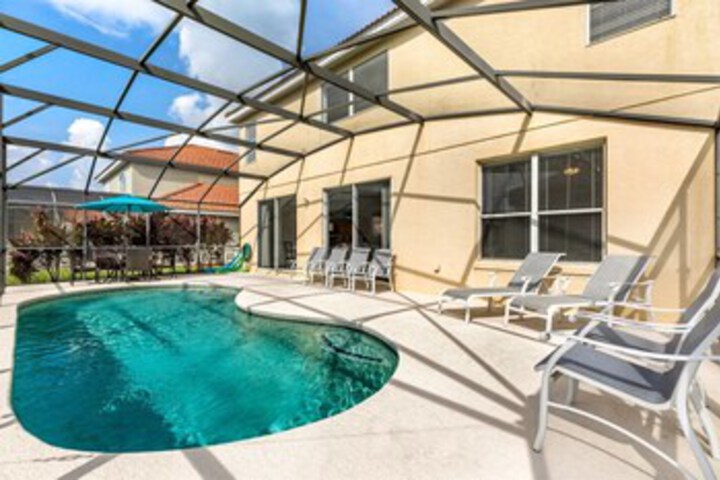 Pool 11 of 32