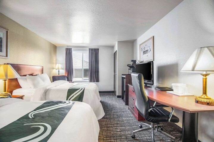 Room 16 of 44
