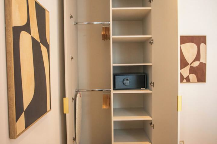 Room 43 of 188