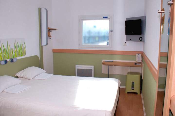 Room 6 of 35