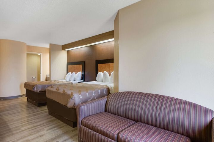 2 Double Beds (1 of 9)
