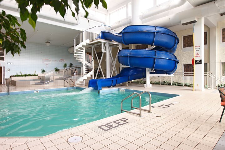 Pool Hotel